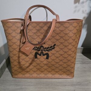MCM Himmel Medium Tote